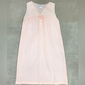 Vintage Damea nightgown women's medium light pink embroidered cottagecore 80's